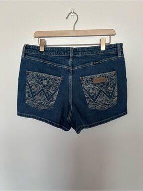 Wrangler Retro Mid Rise Embroidered Denim Shorts Sz 32